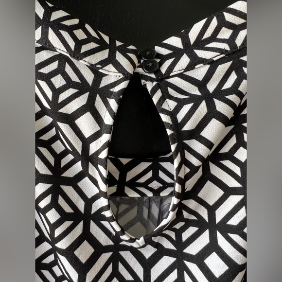 White House Black Market Halter Neck top - Size Small - Picture 9 of 16